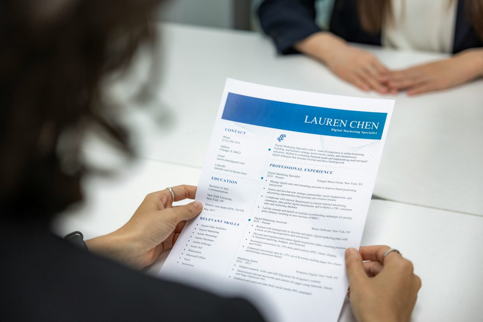 How to Get Your Resume Noticed (And Out of the Trash): 8 Tips for Success